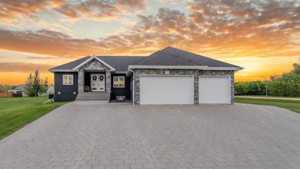 Home Photo - 89 STAFHOLT Crescent