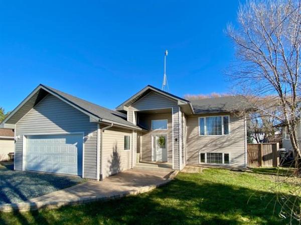 Home Photo - 9 PROMENADE JEANNE Drive