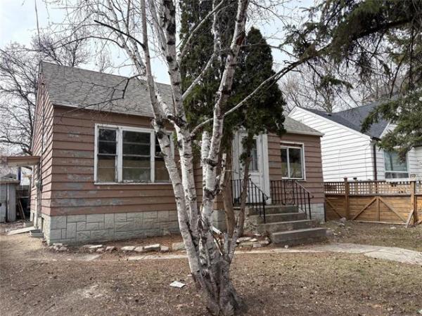 Home Photo - 170 Manitoba Avenue