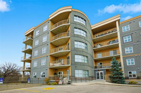 Home Photo - 107-110 Creek Bend Road