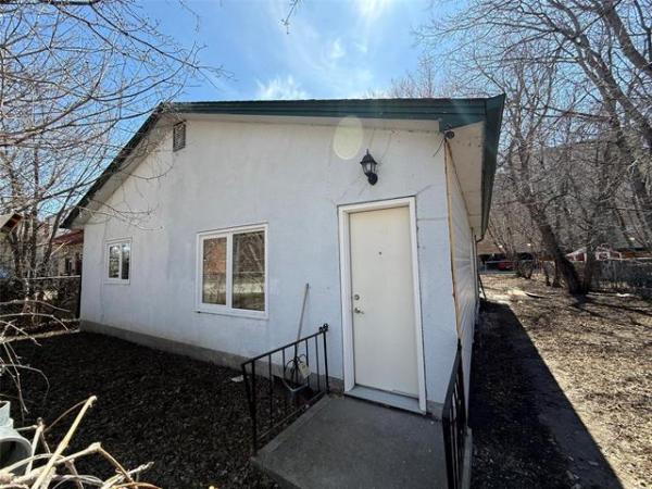 Home Photo - 206 Dufferin Avenue