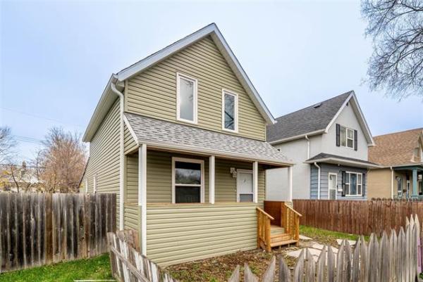 Home Photo - 495 Redwood Avenue
