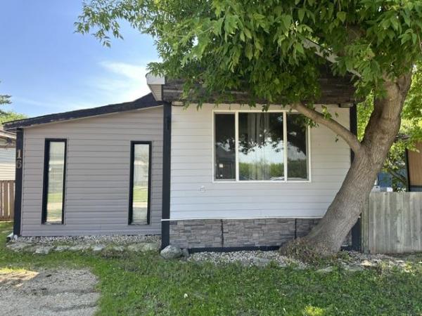 Home Photo - 16-412 Seine Avenue