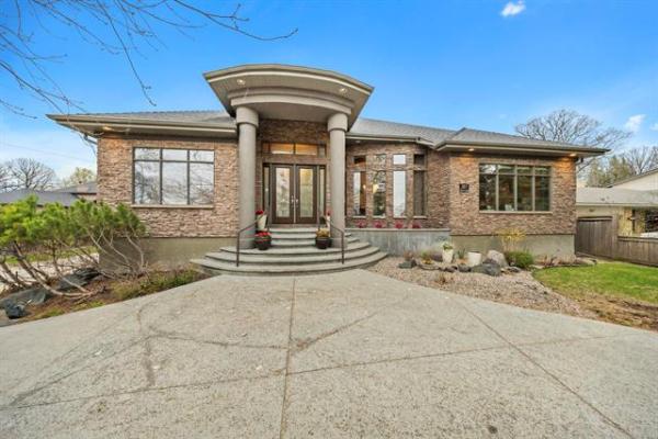 Home Photo - 305 Shaftesbury Boulevard