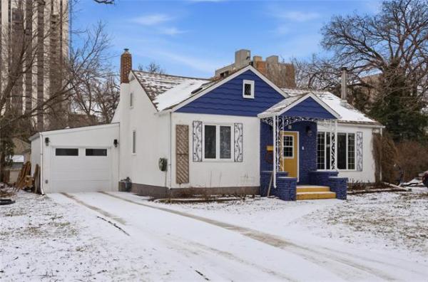 Home Photo - 41 Roslyn Crescent