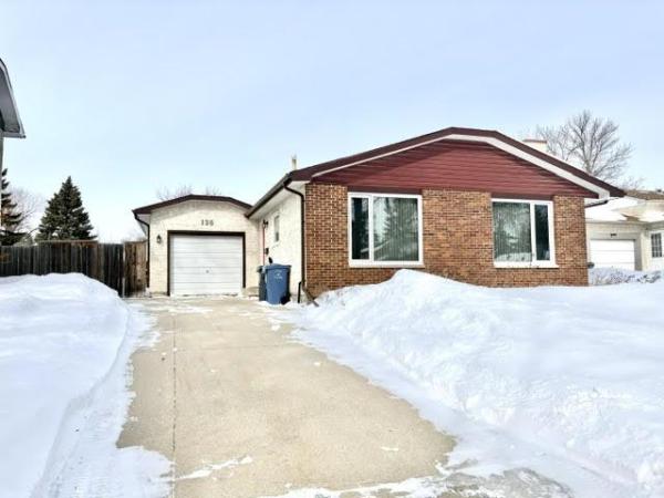 home photo - 126 Syracuse Crescent