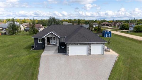 Home Photo - 89 STAFHOLT Crescent