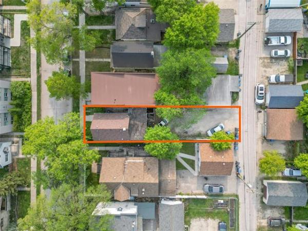 229 Bertrand Street, R2H 0N5, 3 Bedroom, 2 & 1/2 Storey for