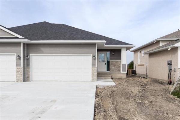 Home Photo - 118 Sterling Crescent