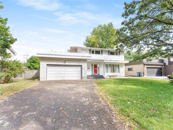 home photo - 425 Boreham Boulevard