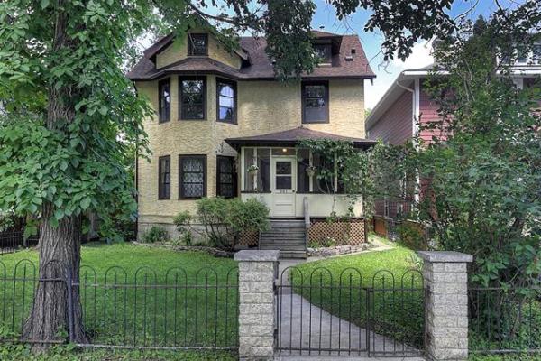 Home Photo - 967 Grosvenor Avenue