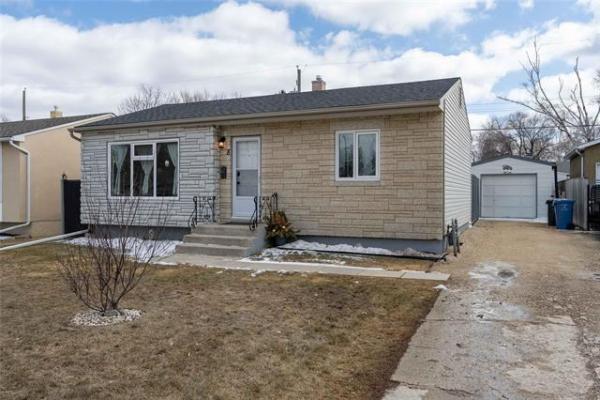 Home Photo - 8 Agate Bay