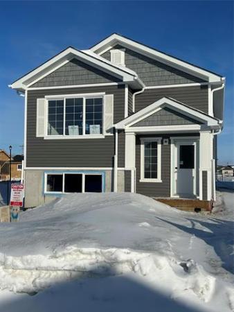 40 McConkey Crescent