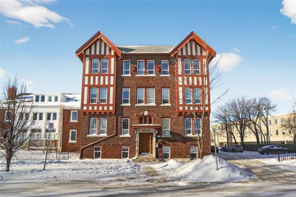 Home Photo - 2-272 Home Street