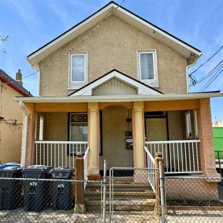 Home Photo - 476 Bannatyne Avenue