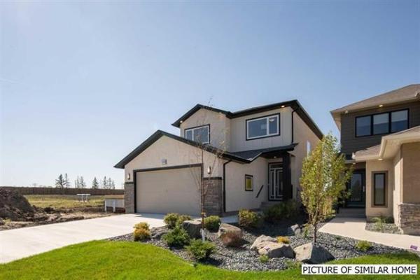 Home Photo - 43 FOSSIL CREEK Crescent