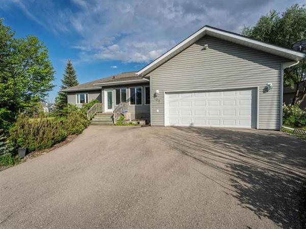 Home Photo - 106 CORONA Crescent