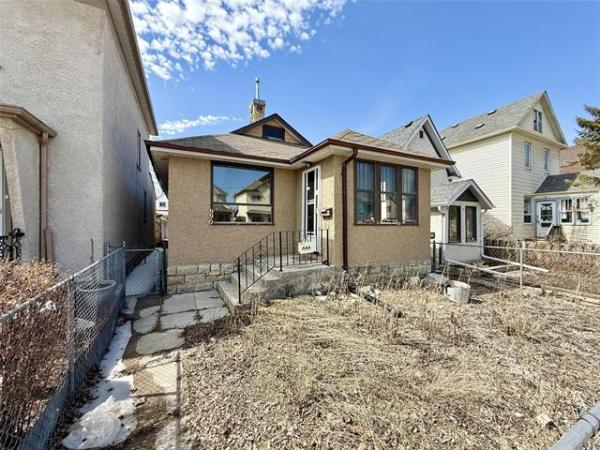 Home Photo - 690 Victor Street