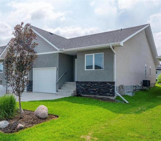Home Photo - 70 PARKHILL Crescent