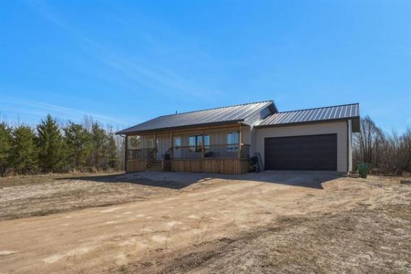 Home Photo - 32 ALEXANDRE Place