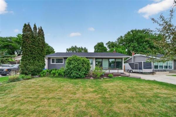 Home Photo - 139 Larchdale Crescent