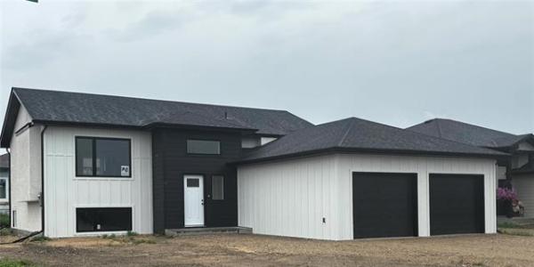 Home Photo - 7 HARVEST Bay