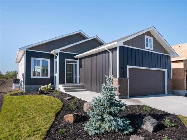 Home Photo - 276 Masters Avenue