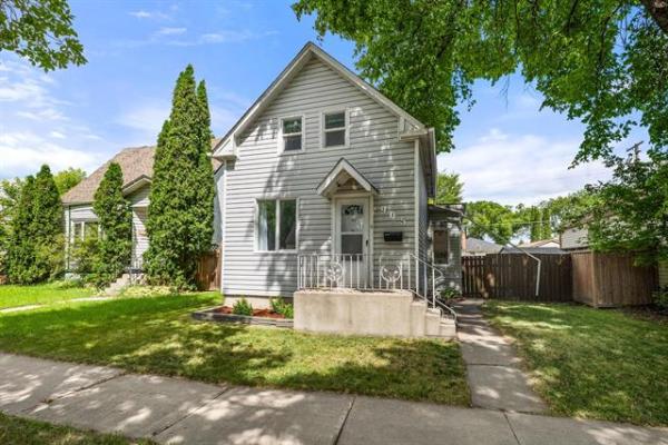 Home Photo - 905 Talbot Avenue