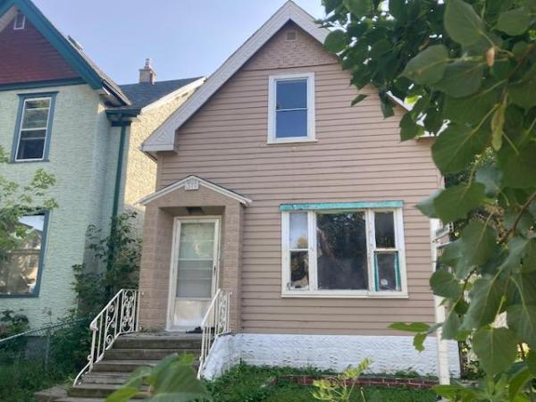 home photo - 370 COLLEGE Avenue