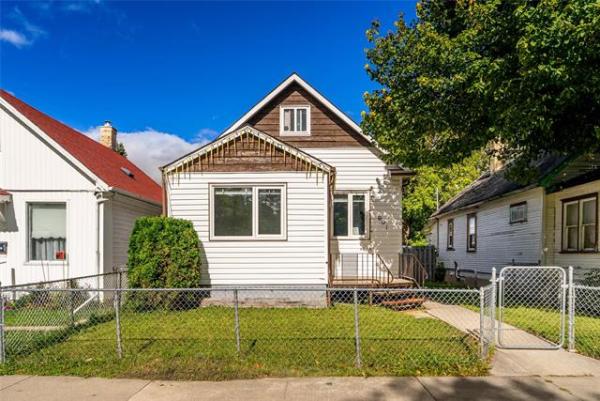 Home Photo - 901 College Avenue