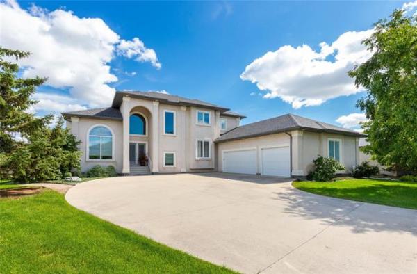 Home Photo - 22 Oakmont Crescent