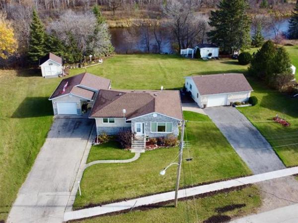 Home Photo - 67 River Drive