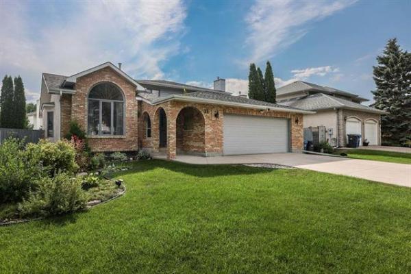 Home Photo - 11 Willowood Road