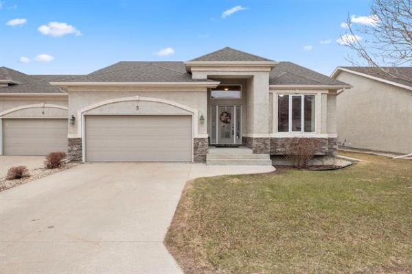 Home Photo - 5-600 Dovercourt Drive