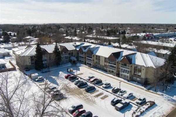 Home Photo - 106-3420 Grant Avenue