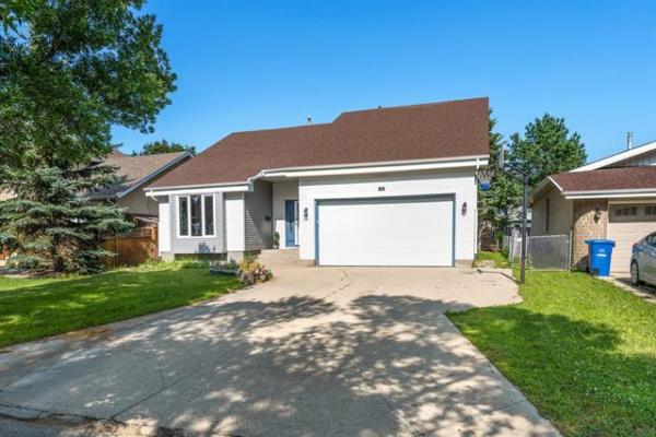 Home Photo - 26 Denman Crescent