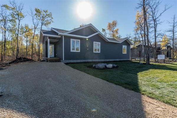 Home Photo - 45 Everwood Crescent