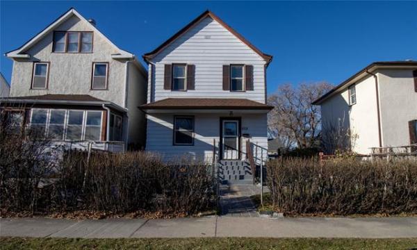 Home Photo - 832 Minto Street