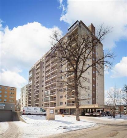 Home Photo - 607-246 Roslyn Road