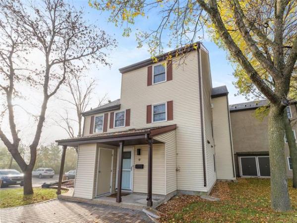 Home Photo - 9-642 Kenaston Boulevard
