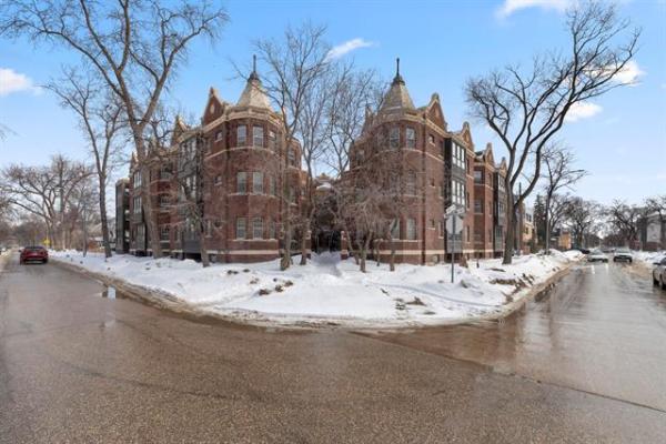 home photo - 6B-626 Wardlaw Avenue