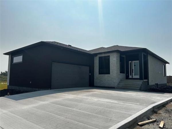 Home Photo - 21 FIELDSTONE Crescent
