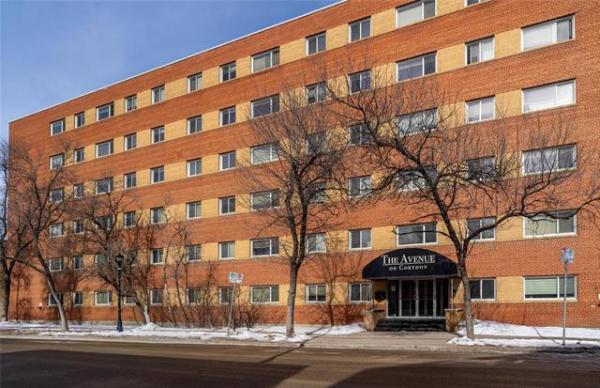 Home Photo - 502-565 Corydon Avenue