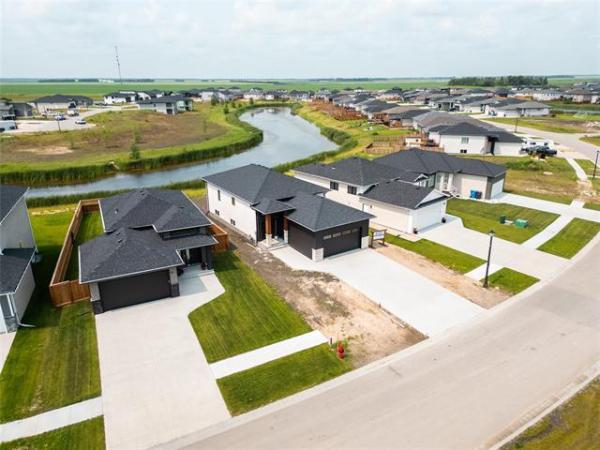 Home Photo - 20 GLENEAGLES Street