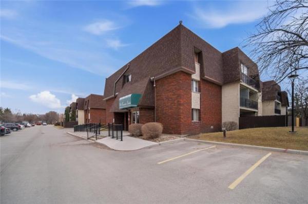 Home Photo - 205-710 Kenaston Boulevard