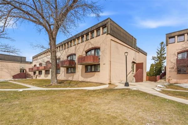 Home Photo - 4-3467 Portage Avenue