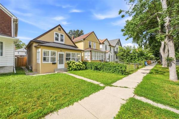 Home Photo - 34 Inkster Boulevard