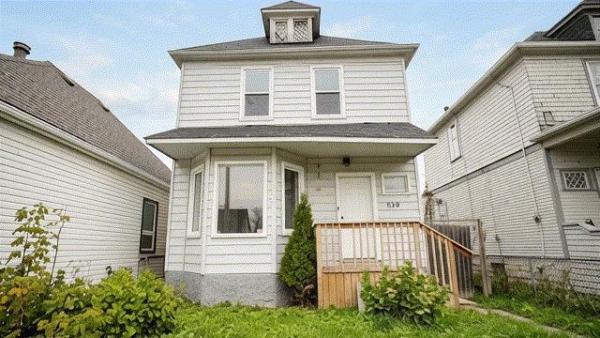 Home Photo - 939 Selkirk Avenue