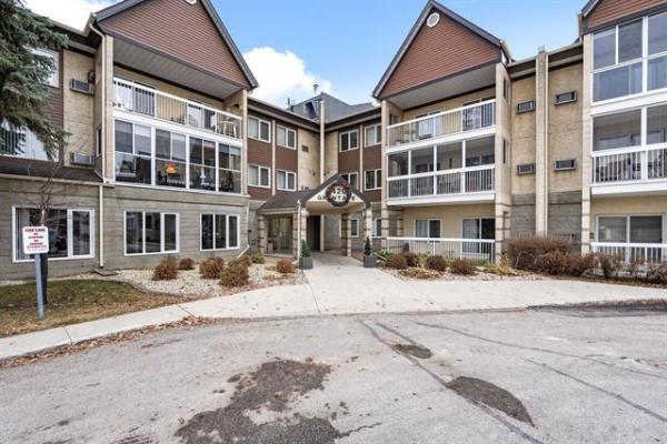 Home Photo - 309-3420 Grant Avenue