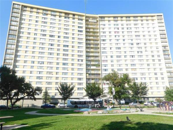 Home Photo - 1909-411 CUMBERLAND Avenue